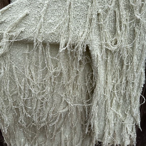 Kivari shaggy sweater Medium 🌸🤩 - Picture 3 of 8